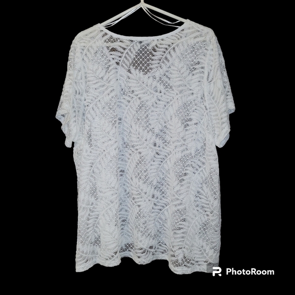 + Love & Legend white open weave leaf motif round neck short sleeve top - Picture 2 of 7